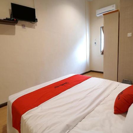 Reddoorz Plus Near Universitas Sumatera Utara Medan Kültér fotó
