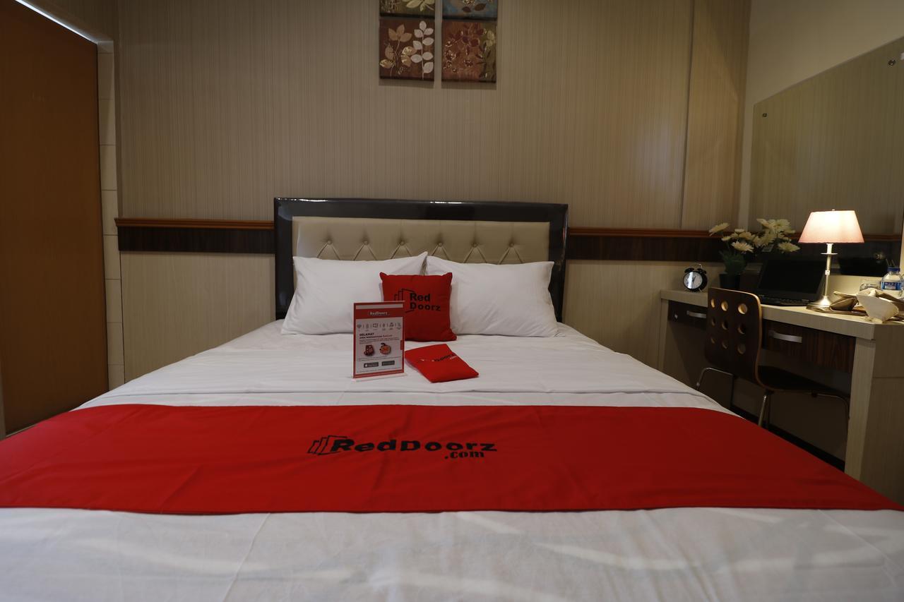 Reddoorz Plus Near Universitas Sumatera Utara Medan Kültér fotó
