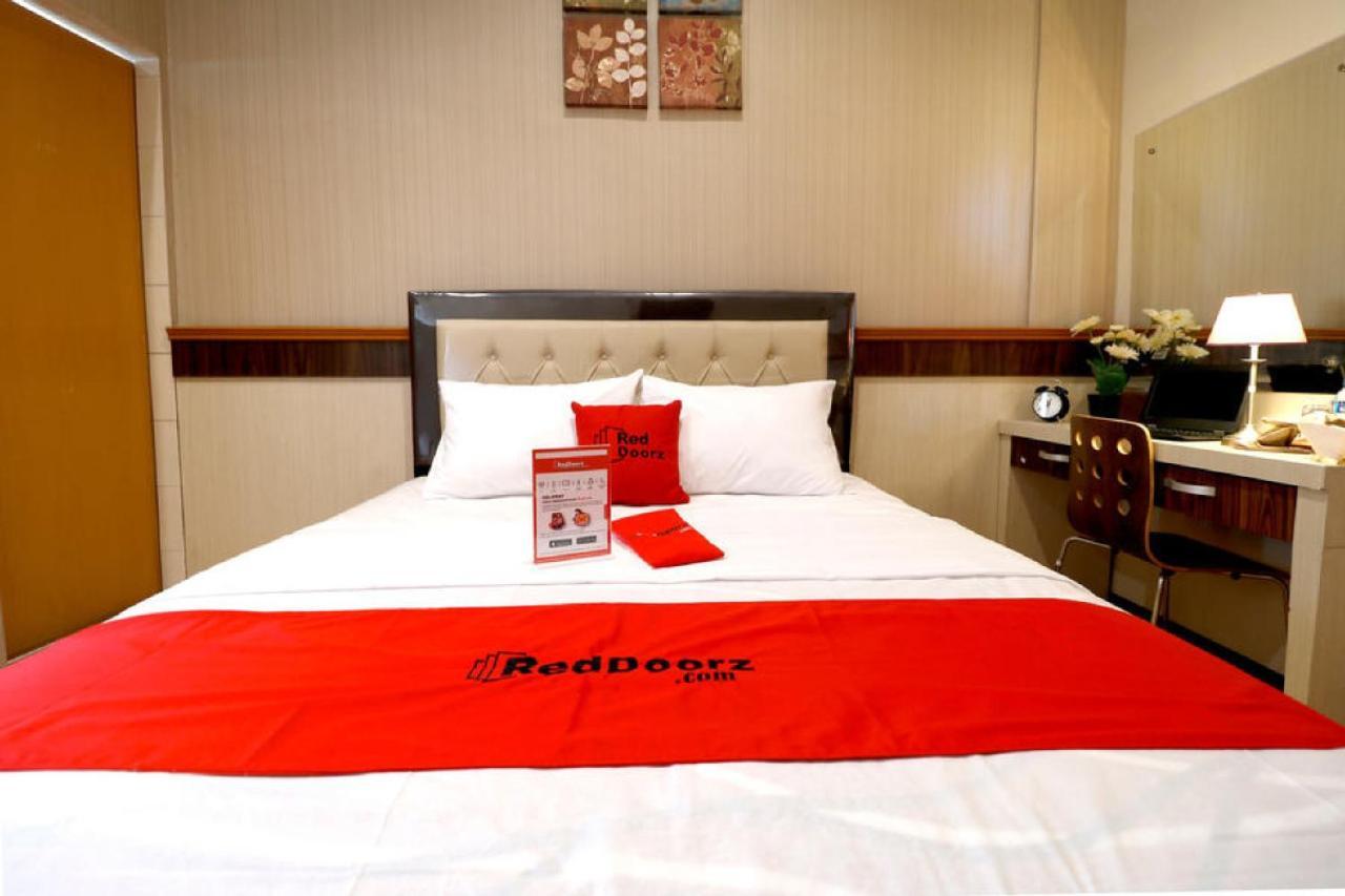 Reddoorz Plus Near Universitas Sumatera Utara Medan Kültér fotó